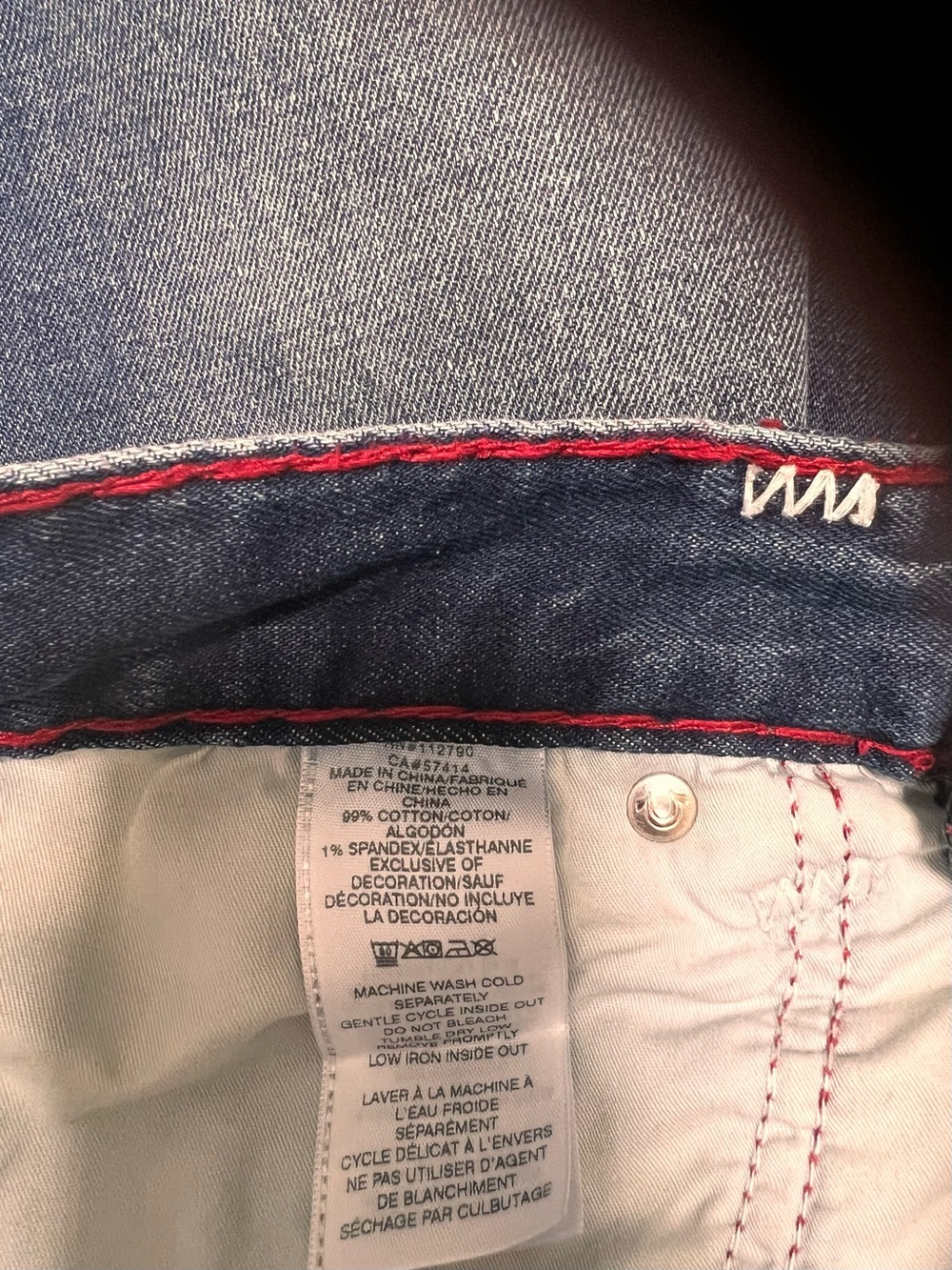 True Religion Men's Relaxed Jeans with Red Stitching - Picture 5 of 9
